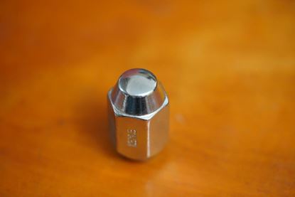 Picture of 12MM 1.5 RH Lug Nut (Flat)